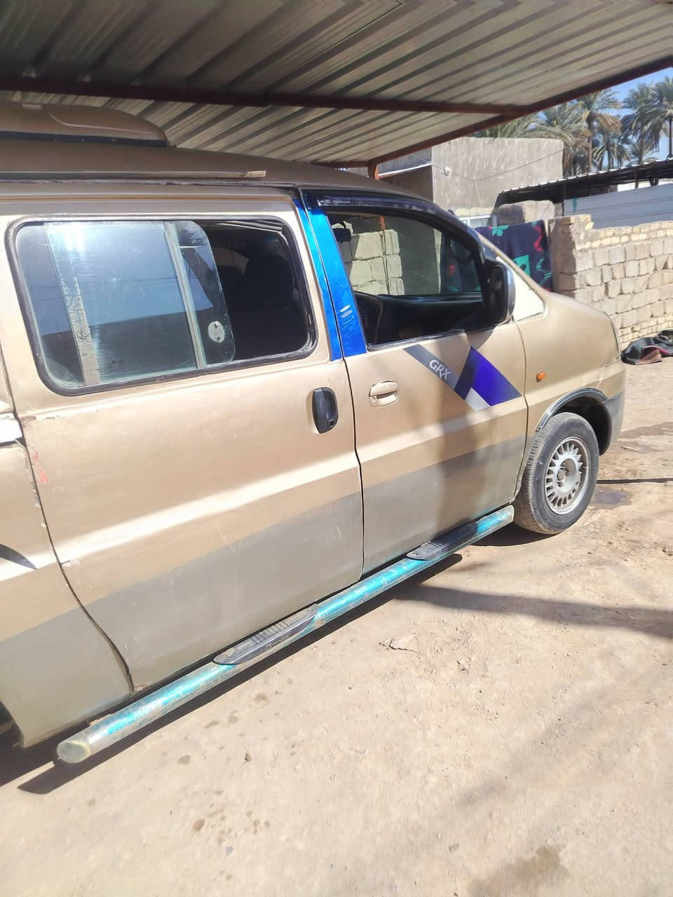 السلام عليكم ستركس 2002 محدث 2007رقم بغداد مصفره هيه وا غرمات محركه مكفول الا تنقيص والا تبخر كير مكفول السياره تنته نضيفه بس الكشنات تريد ترتيب ابيعه غياره مكفول شواصي بس واحد معامره اسوي وكله السنويه بعد 6 أشهر رقم *********** المكان بابل القاسم
