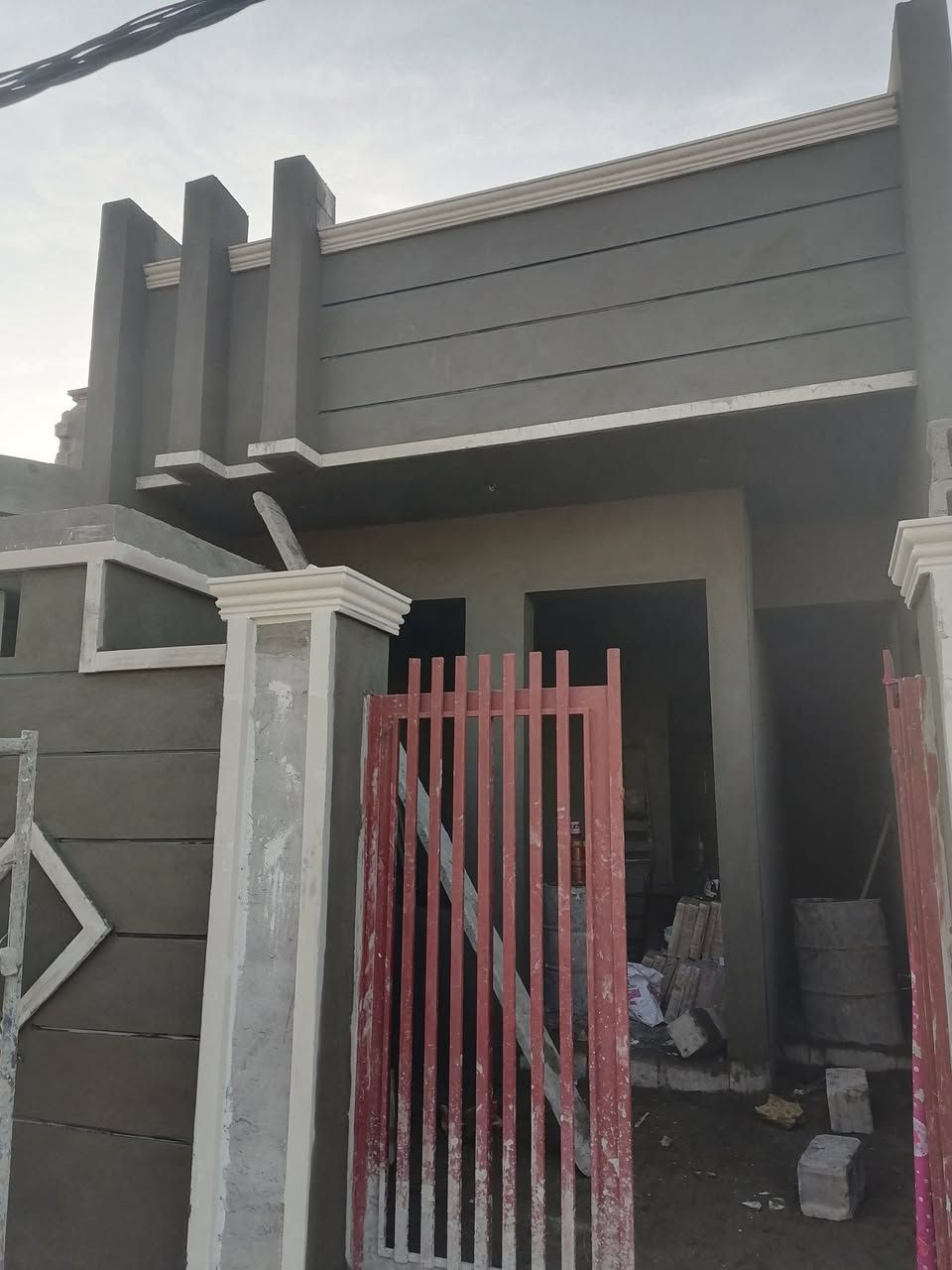 السلام عليكم
لباخ متفرغ حالياً
لبخ ناعم تقطيع ترايش كوبلنات
واجهيات فلين 
رقمي ***********
