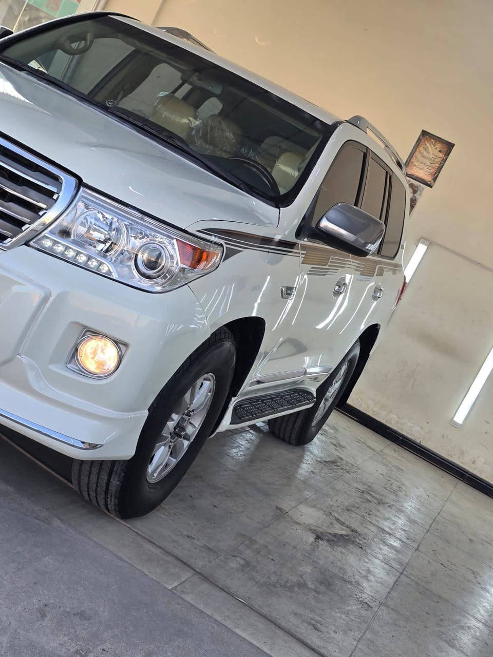 لاندكروز 2010 محدثه 2014 مكفوله گص وعشائر وأنتربول فول مواصفات فتحه مشموله بالتسجيل السعر 165 وبيه مجال الاستفسار خاص
