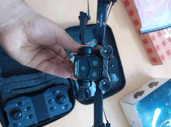 السلام عليكم اخوتي درون عدد ٤ للبيع شلع او بدون مومشكله
جديد وشغالات ونوعيات كلش زينه ومواصفات للاستفسار 
*********** مكاني بغداد
