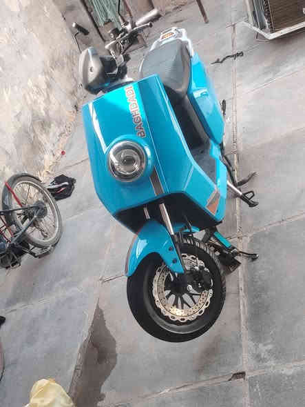 سلام عليكم عيوني دراجه شحن بوليس للبيع  دراجه كفاله اي نقص مابيهه سعر خاص مكاني بغداد الحريه هاتف ***********
