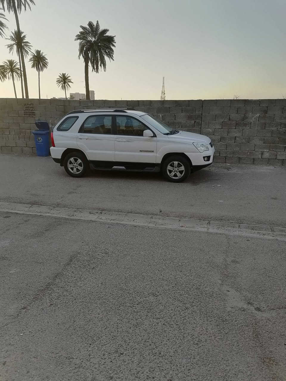 كيا سبورتج 2010. لايوجد صبغ. ماشية ٢٣٧ الف كيلومتر. كير ومكينة بحالة جيدة. نظام ABS. اسعر ١٢٥  وبيه مجال. هاتف  ***********
@
