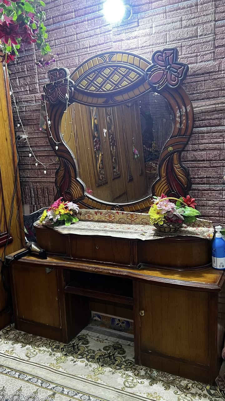 سلام عليكم غرفه مستعمله نضيفه مابيها شي السعر 550 مكاني القرنه الثغر رقمي بي وتساب للستتفسار ***********
