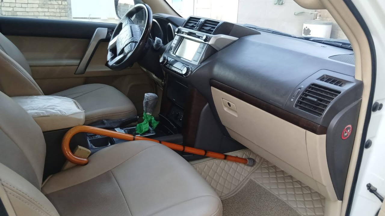 السلام عليكم
برادو 2014 كويتي 
المواصفات فول
 ستيه سلندر 
سبعه راكب 
 فتحه بصمه 
شاشه /کامره
 كشنات إلاماميه كهربائيات تشغيل عن بعد
 ماشيه 135 كم
 صبغ جزئيّ  الدعاميات فقط سيارة مكفوله السعر 325 وبيهه مجال

***********4
