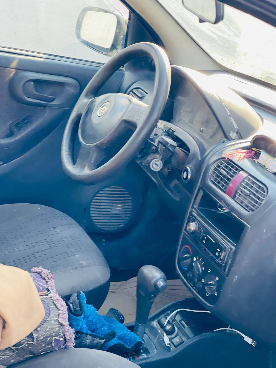 السلام عليكم شوفر ليت موديل 2010 محورة كورلاة اوتماتيك. تشغيل بصمه سنتر جام اوتماتيك وي فتحت الباب  رقم اربيل تحويل سنويه نافذة عوزهه ترتيب حداديه سعرهه 35 وبيهه مجال قليل مراوس عادي  مكاني ذي فار الرفاعي ***********
