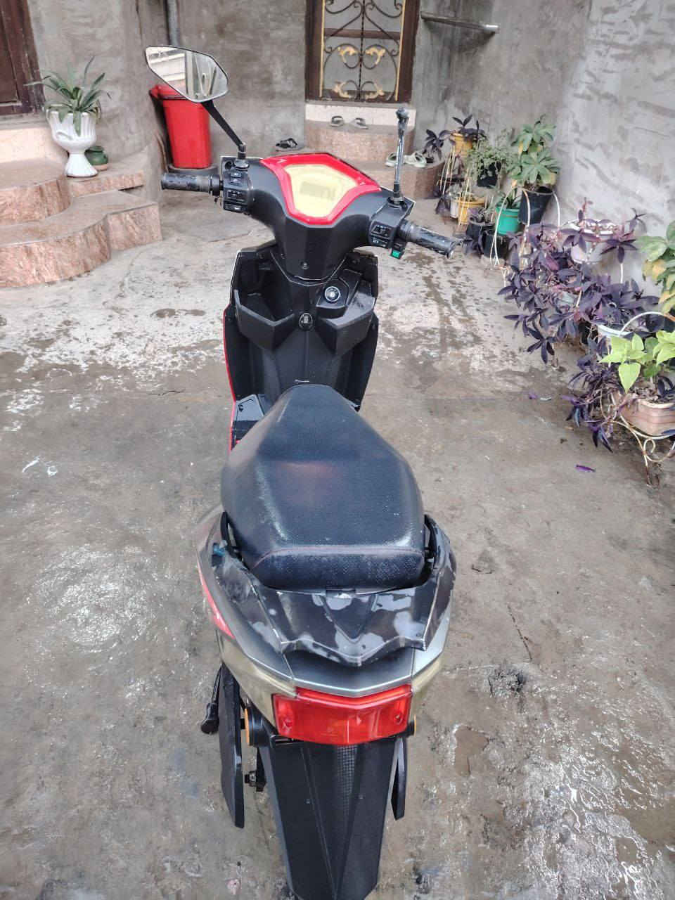 سلام عليكم عندي ماطور شحن للبيع بطارياته فول والله بس لبجم مكسور كله شغال لي يريدهن يجي خاص او هاذه رقمي *********** مكاني رمادي قيم بل يرضه الله وياخذه
