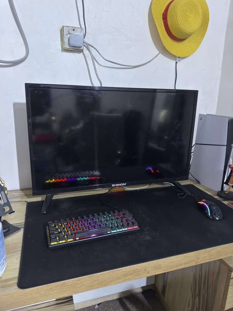 للبيع شاشة Shinon أصلية بحجم 32 بوصة، الشاشة بحالة الوكالة (نظيفة جداً) واستخدام حشيم.
المواصفات الفنية:
الدقة: تدعم جودة 4K الحقيقية (2160p60) لصورة صافية جداً وتفاصيل دقيقة.
الأداء: تدعم 60 فريم، مثالية جداً لأجهزة الألعاب (PS5/Xbox) ومشاهدة المباريات بدون تغبيش.
الملحقات: كاملة مع الستاند الخاص بها (رجلين عدد 2).
السعر: 120 ألف دينار.
خيار إضافي: أقبل المراوس حسب القناعة.
للتواصل: خاص أو واتساب (الرقم ***********).
