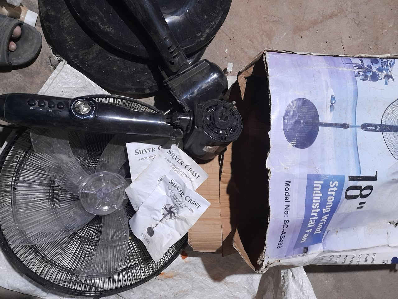 مراوح عدد ٢ للبيع السعر ٢٥ الف
للبيع مراوح اثنين جدد لوك  بلكارتون بيها نقص البوري المؤشر  عليه  صلاح الدين قضاء بلد  حي الزهراء ***********
