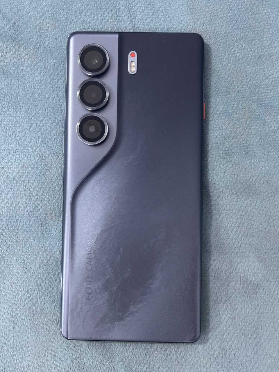 تيكنو كامون 40PRO 5G الجهاز شخط مابي للبيع ب 290 قفل ما موجود عله سيمكارت بس عل واتس ***********
