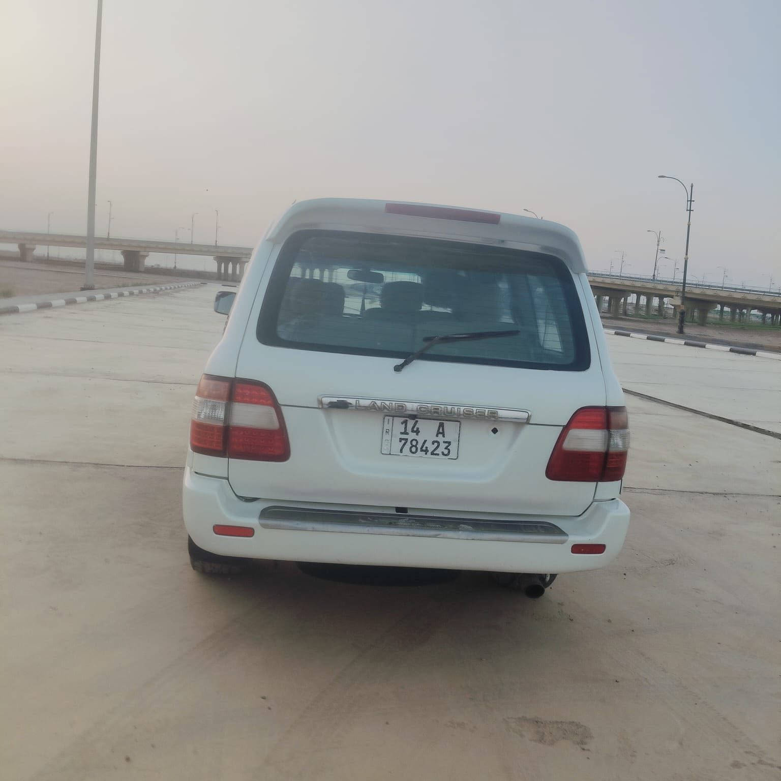 لاندكروز مونيكا 2002للبيع سياره خير من الله مكانها بصره الزبير سعرها 105ورقه وبيها مجال ***********
