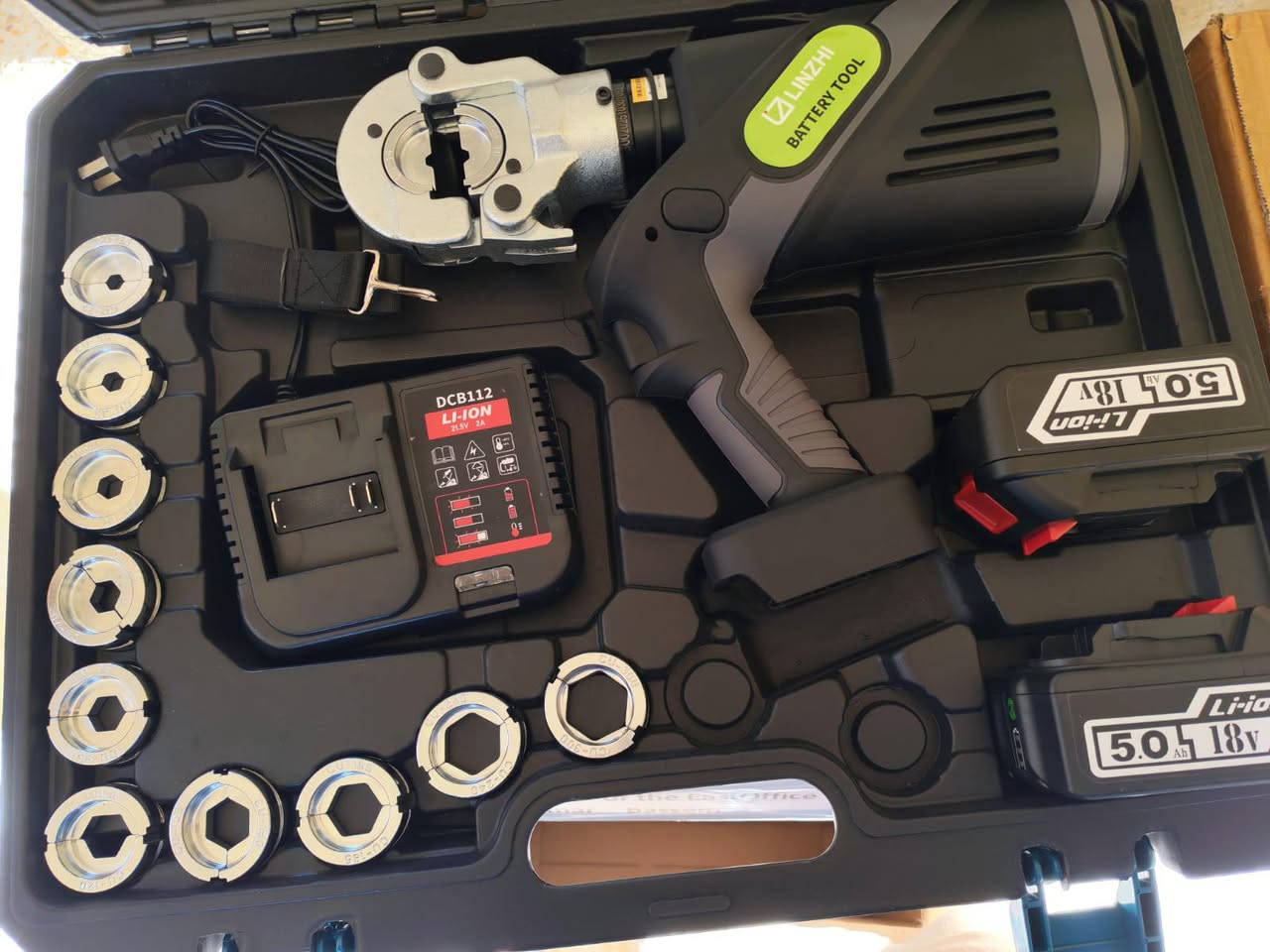 التيار الذهبي 
🏴جهز محلك بگافة بمواد السيطرة الكهربائية  بأنسب الاسعار و بأعلى جودة
➖➖➖➖➖➖➖➖➖➖➖
⬛◼️◾▪️متوفر جميع الكابسات الشحن ➕ المقصات الشحن اسعار مناسبه جدأ وقيسات مختلفه 
➖➖➖➖➖➖➖➖➖➖➖
◼️◾▪️قواطع صيني درجه اولى جيد جدأ جدأ راقي اسعار مناسبأ جدأ
➖➖➖➖➖➖➖➖➖➖➖
🔤خصومات وهدايه للفنين واصحاب المحال التجاريه 
➖➖➖➖➖➖➖➖➖➖➖
▪️اوقات الدوام : من يوم السبت الى يوم الخميس 
◾اوقات العمل : من 8️⃣ صباحاً الى 3️⃣ ظهرا  
◻️◽▫️متواجدين خلال 2️⃣4️⃣ساعه ◻️◽▫️
➖➖➖➖➖➖➖➖➖➖➖
▪️ملاحظة 
◼️  تذكر الأسعار على الواتساب حصرا ولا يتم نشرها لأختلاف الكميات والسحوبات🖨️🖥️
➖➖➖➖➖➖➖➖➖➖➖
▪️🚛التوصيل الى گافة المحافظات خلال 2️⃣4️⃣ساعه   
◾🏢العنوان:
◼️بغداد/ الشورجة/ عكد النصارى/ سوق السيطرة
للتواصل:
📲 *********** (واتس اب)
➖➖➖➖➖➖➖➖➖➖➖
يتوفر توصيل سريع + نقليات لكافة محافظات العراق
#مواد_السيطرة_الكهربائية #كهرباء #العراق #مواد_كهربائية #سيطره بورد #ATS
