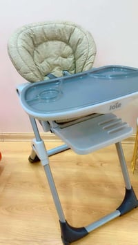 كرسي أطفال • نضيف جداً • ماركة joie