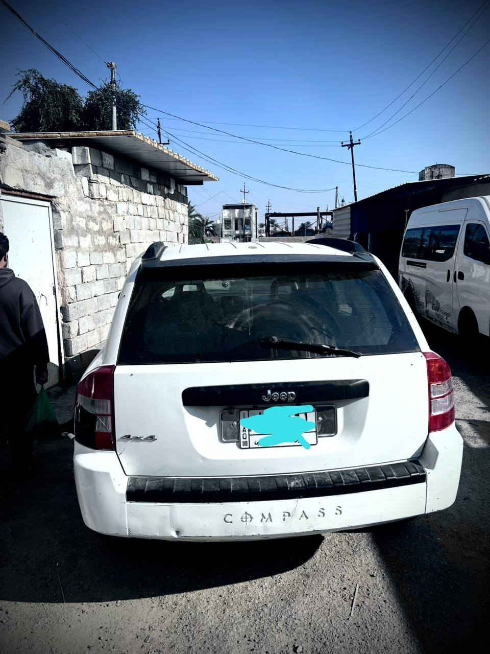 السلام عليكم
من رخصة الادمن جيب كومباس 2009اوتو مكينة وكير مامفتوحات
مكينة 2400  سيارة احلة من الصورة  السعر 65وبيها مجالبسيط
للاتصال *********** يوجد واتس اب
