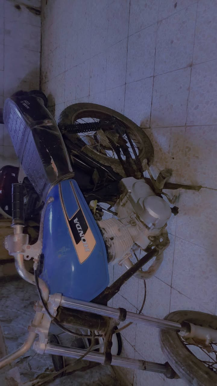 سلام عليكم من رخصت الادمن دراجه نامه كلك بيه رقم شاصي تكدر طلعله اوراق دراجه صلوات علا محمد تكتك تانكي سالي شهر من بدلته دراجه تاكل الكاع اكل 🔥 كامله من كلشي بس عوزه غسله مرتبه لاتنقيص دهن لاتبخير  الدراجه كامله منكلشي سعر💵 300 وبيه مجال بسيط كلش للشراي❤ مكان ناصريه مركز متواجد مازنجر واتساب رقمي❤ ***********
