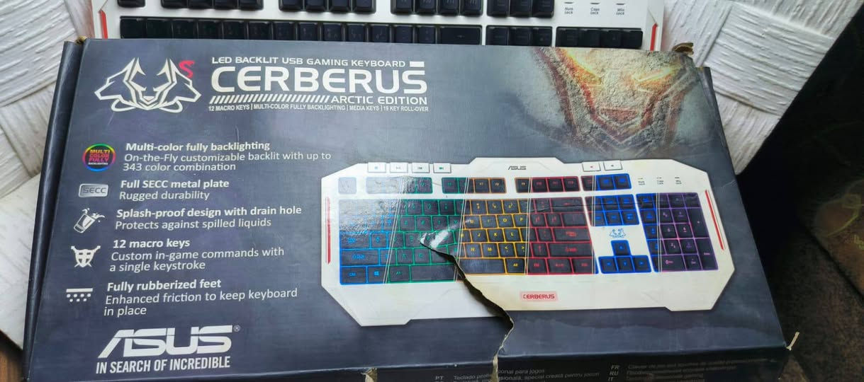 كيبورد.ASUS.مستعمل شرط الفحص نضيف بدون الكارتونه.ادفع سعر يرضني ويرضيك بدون تكسير بالاسعار للتواصل الاتصال***********
