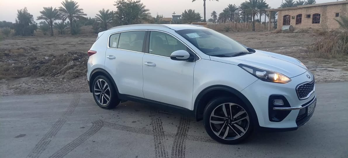 السلام عليكم
سبورتج ٢٠٢٠
خليجي رقم سليمانيه 
حساس امامي خلفي 
كامره اصل
تحكمات ستيرن
سنويتها جديده 
سعرها ١٩٥ وبيها مجال بسيط 
***********
