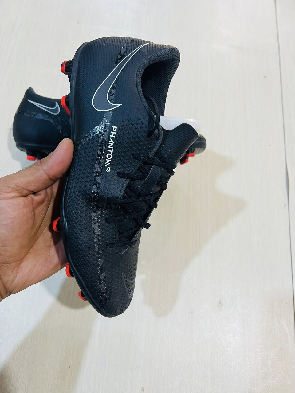 نايك فانتوم  تحفه
اصلي باله 
قياس41 
نضافه1/1 
اسم مستخدم شرط 
السعر خاص 
توصيل موجود 
واتساب متوفر 
***********
