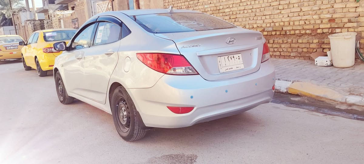 اكسنت هونداي مديل 2012 مكينة وكير وحدادية وتخم تاير جديد مكينة 1600 لاتنقيص ولاتبخير رقم واسط سنوية وهزه جديدة مصبوغه احزام اثر جراد مكفولة من الضربة والعيب الشرعي مكان السيارة واسط السعر ب 80 وبيها مجال حك الجية
***********
