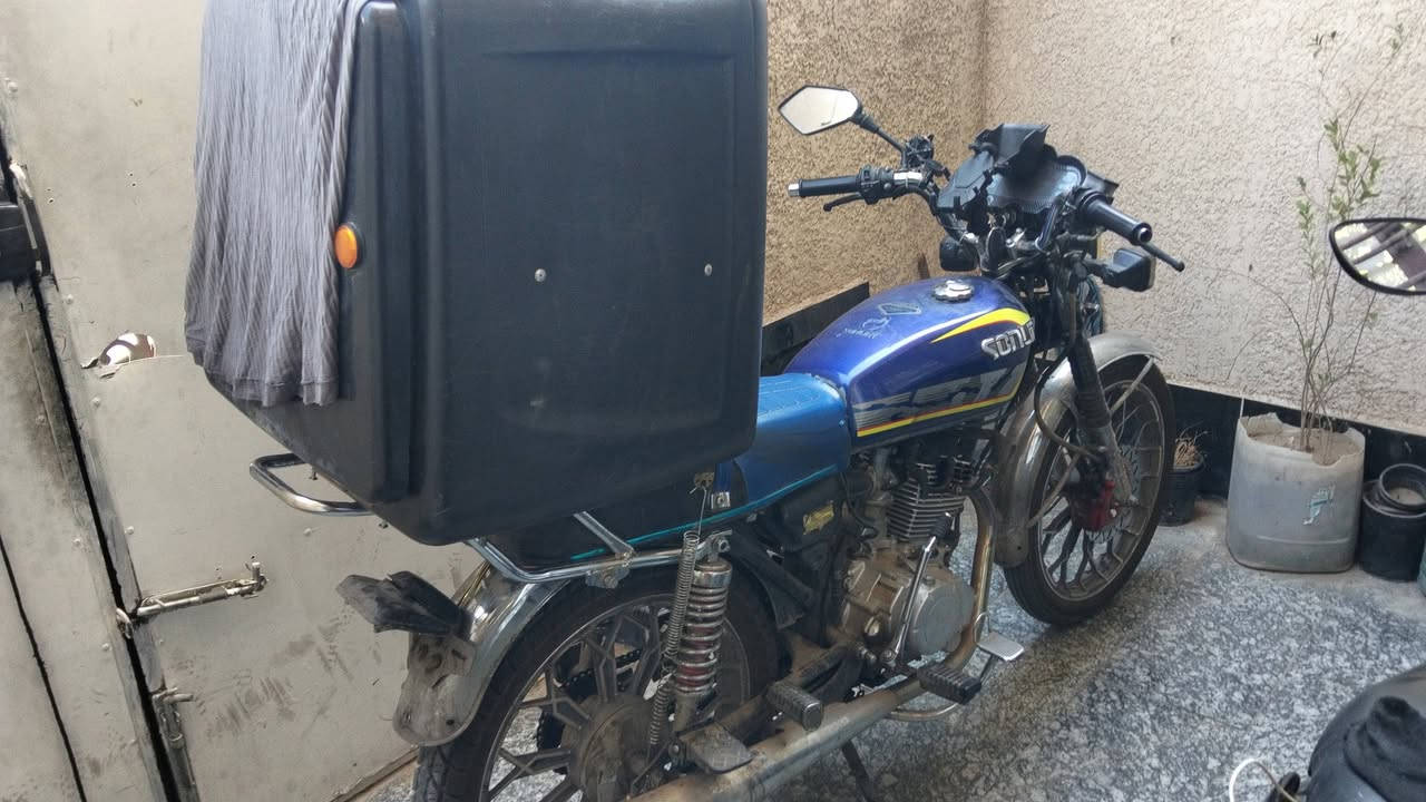 سلام عليكم دراجة للبيع موديل 24 ايرانية سونك محرك 200 ضاغطة و زنجيل نقصها بكلايت واشاير خلفية مكينة خير من الله مكاني بغداد الشعب حي التجار 
***********
***********
عارضها 475 وبيها مجال
