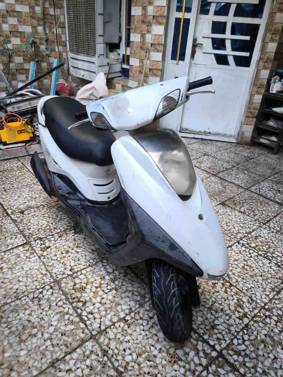 دراجه مابيهة اي نقص لا تبخير لا تنقيص 
 مكفوله كفاله عامه
 من مكينه من كابريتر من كلشي بلاد 
سعر 600 وبيهة مجال بصيط 
رقمي واتس اب 0774 531 8909
