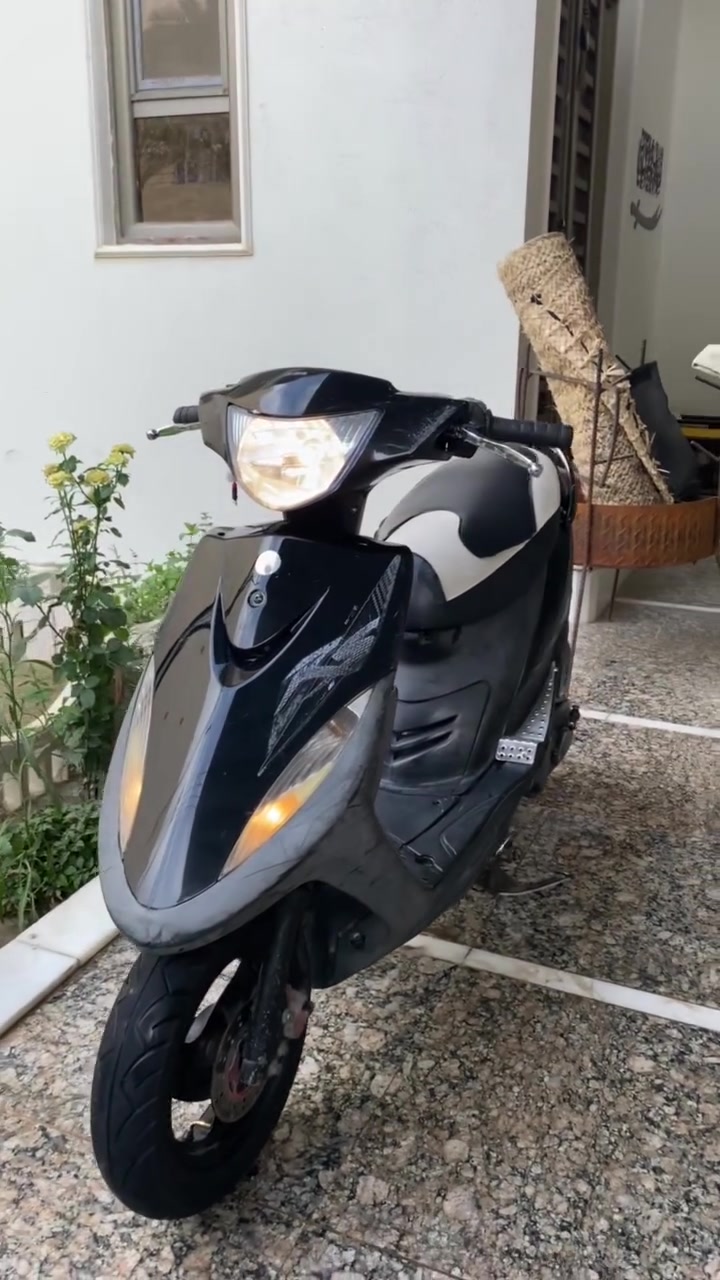 للبيع ماكس عدلـه مفتوحه بس ولفات بوشتها الاصليه الدراجه كلها ختم واحد من الطول للطول ويـ المكينه كهربائيات كلها شغاله نقصها بس شخاطه مال سلف شلعة ومشي خير من اللـه السعر 650 وبيها مجال للشراي ***********
 مامتواجد فيس🤍
