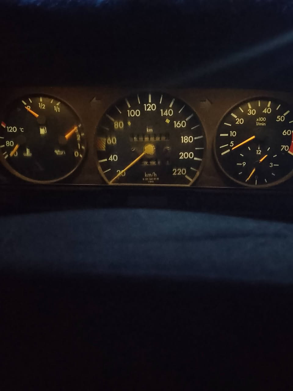 سلام عليكم  مع حترامي مدير كروب
سعرها 57وبيها مجال حك الجيه 

مارسيدس 🇩🇪 بنز طيارين حجم 190E 

موديل 1986 محدث 1992 رقم كركوك 

اوصولي مشروع وطني بسمي تحويل نفس اليوم مباشر 

محرك ونجي 6 سلندر تحوير شمالي مكفول  

كير اكسل كسر جيس شرط  زنون اصلي وكاله 

فجوج تخم دسكات لويات ودبلات حدايد شرط بالجيس 

تدفئه وتبريد تحكم مري كهرباء اربعه جام كهرباء  حساسات

كامله مكفوله جاهزه مناقصه شي ابد خير من الله 

مكان سياره ديالى بلدروز هذا رقمي ‏‪***********‬‏
