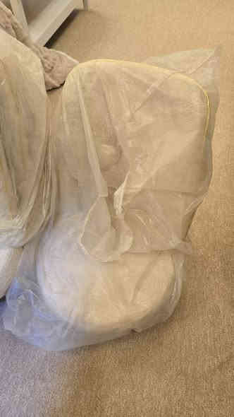 ميز طعام جديد غير مستخدم نظافة 100%
الوجه جام سهل التنظيف
الطول 130 ,170 
العرض 80 
كراسي عدد 6 
يتكبر و يتصغر بسهولة 
السعر 215 الف مع التوصيل لكافة مناطق البصرة
للاستفسار الاتصال على الرقم *********** البصرة
