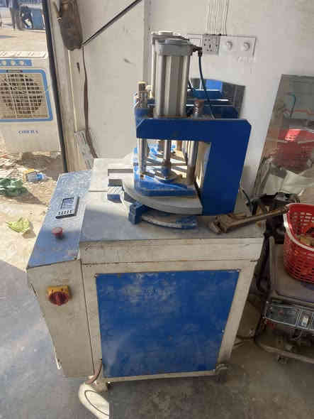 معواجة و كاوية للبيع العنوان ديالى رقم تلفون ***********
