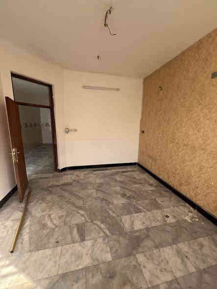 لليجار لليجار مشتمل ٥٠ متر مدخلين نضيف جدا  صاله مطبخ خدمات صحيه وغرفتين نوم السيديه مربع التصنيع قرب مدرسه فجر الحريه ٧٥٠ بي مجال بسيط ***********
