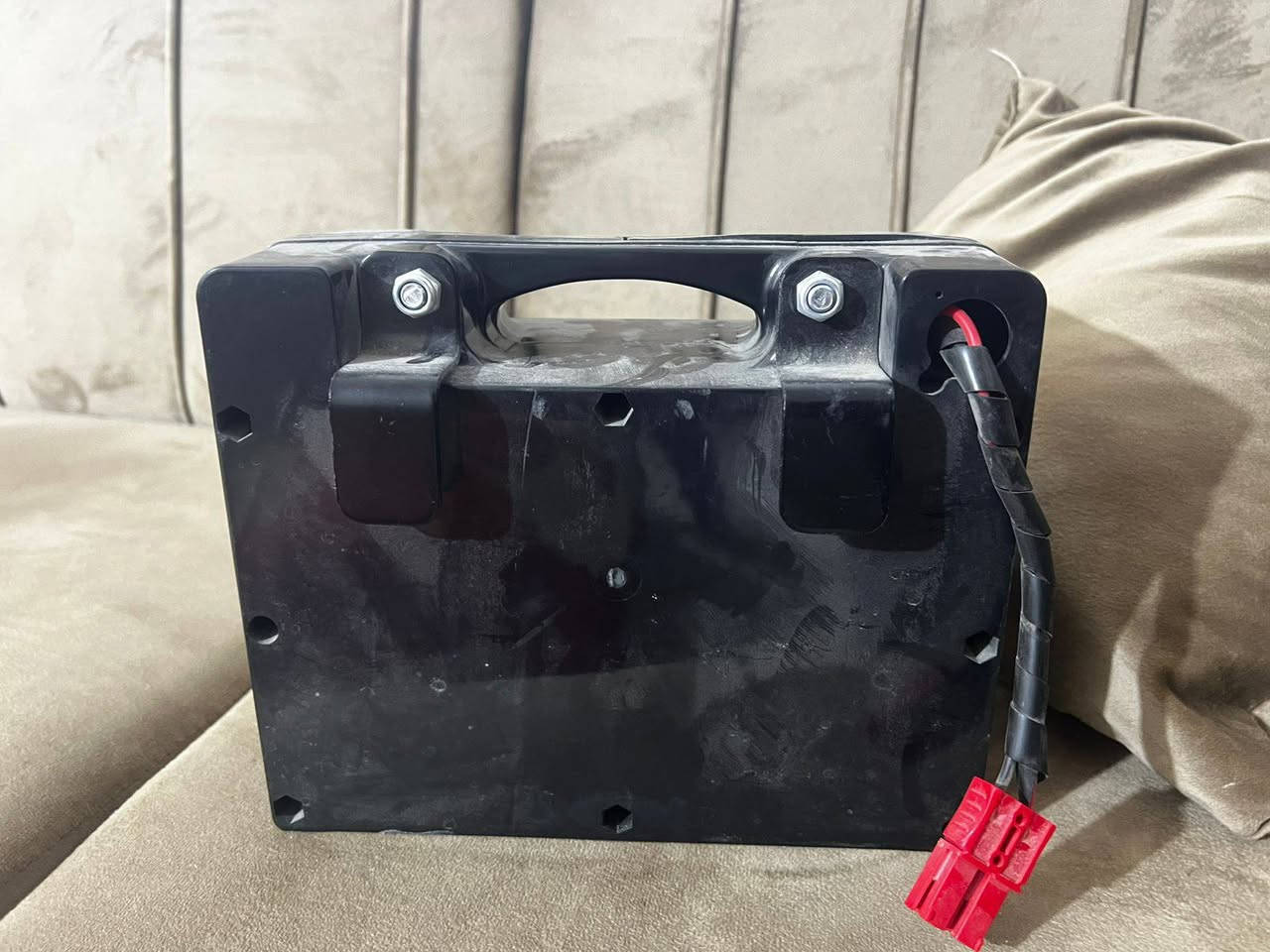 السلام عليكم عربانه  معوقين شحن غير مسخدمه للبيع العنوان كربلاء ‏‪حي العسكري السعر 500 بيه مجال صاحب العربانه ‏‪***********‬‏ مكلفه بانشر
