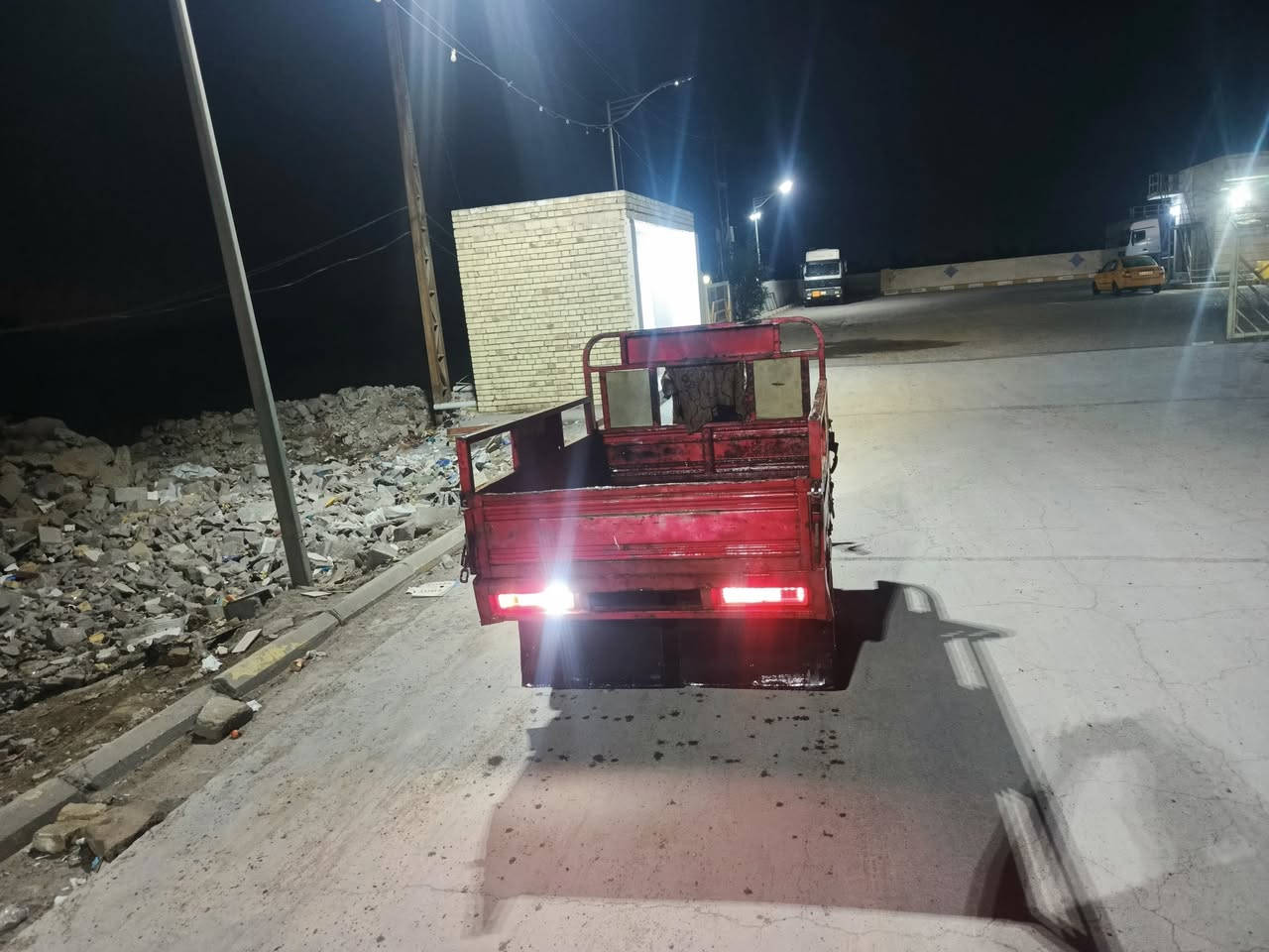 سلام عليكم ستوته البيع 
  وراق صولي ستوته نضيفه 
موديل 15  الستفسار كثر  ينتصل  عله الرقم
***********
