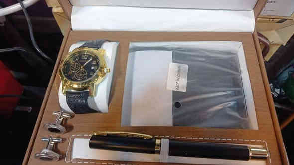 🌟 عالم الهدايا يبدأ من نبع الفرات… حيث الفخامة تُصنع بذوق 🌟
هديتك مو بس غرض… هديتك رسالة حب تنحجي وحدها 🎁❤️
اختار من أرقى الهدايا والبكجات الفاخرة،
وخلّي الإهداء يصير لحظة ما تنسي ✨💖

🔥 خصّص هديتك… وخلّي بصمتك تلمع
🔥 تميّز… لأن التميّز يصنع الفرق
🔥 هدايا راقية… تعبّر أكثر وتكلّف أقل
🔥 جودة تثق بيها… وسعر يرضيك

---

💎 معرض نبع الفرات – الفخامة مو شعار… الفخامة أسلوبنا 💎
لا تدوّخ ولا تحتار… كلشي متوفر:
✔️ ماركات أصلية عالمية
✔️ تنسيق وتغليف احترافي
✔️ خيارات هدايا لكل المناسبات
✔️ أسعار تنافسية… وعروض ما تتفوّت

✨ خلي هديتك تحجي عن ذوقك قبل حضورك ✨

---

📍 العنوان:
سوق المحاويل – قرب كراج المحاويل
مقابل طرشي البركة – مقابل كافتريا هاني

👤 بإدارة: غياث مازن
📞 للتواصل: ***********
🚗 توصيل سريع – خدمة انطلاق من قلب المحاويل إلى باب بيتك
