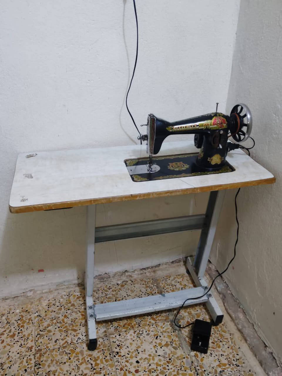 سلام عليكم مكينه فراشه للبيع السعر 80 وبيها مجال العنوان حله شارع 80 مال النجف مامتواجد ع فيس هاذا رقمي ***********
