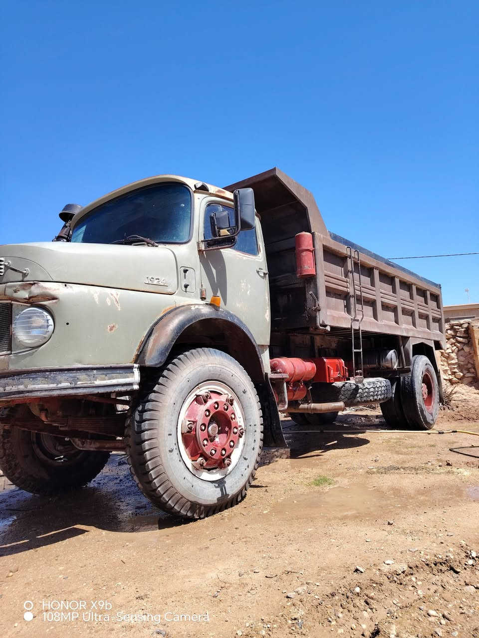 بسم الله الرحمن الرحيم
قجمه تك للبيع موديل 80 رقم بغداد انكليزي
 سياره مطوله تطوله بلاديه قماره بلاديه وضع شركة 
 محرك 55 مكفول من تنقيص او تبخير كير 25 فقسة
اكسل 17 بدي فصال جديد لف ترهم البيع بدي او شاصي
مكان سياره حديثه الانبار 
للاستفسار الاتصال على الرقم

 *********** بي واتساب
