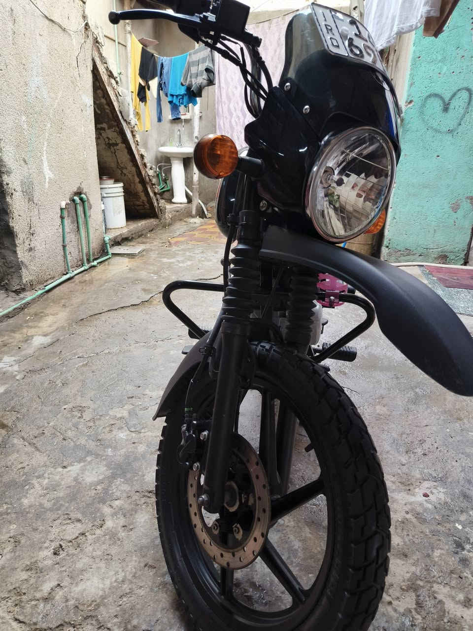 سلاام عليكم دراجه بوكسر جبلي ادراجه ما مامفتوحه رقم بسمي كشي شقال بيه مكاني البصره القديمه رقمي ***********  السعر 2300 قفل الن ادراجه نضيفه موديل 223
