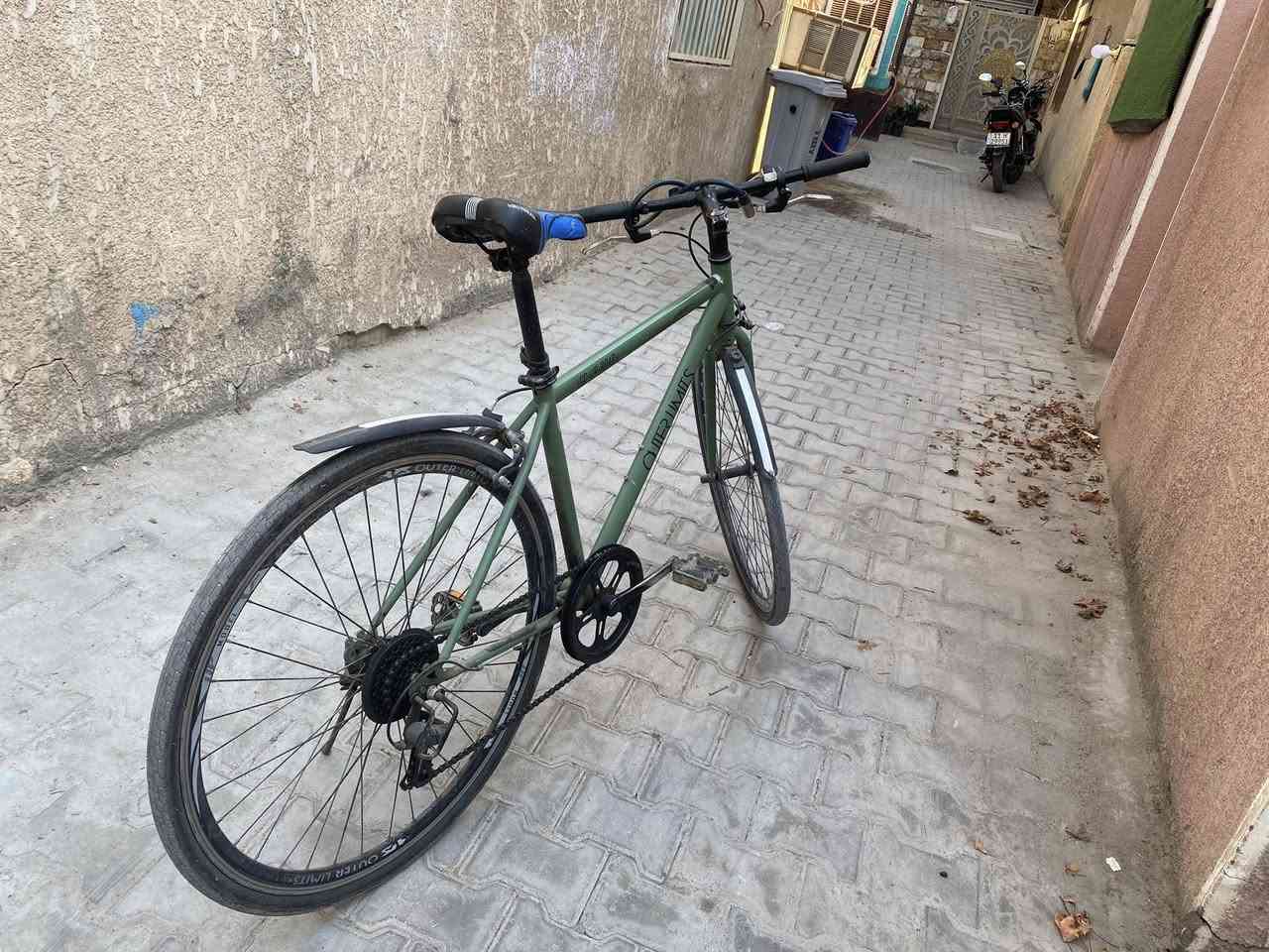 بايسكل c700 ياباني مال سباقات السعر 75 وبي مجال الرقم لتواصل ***********
