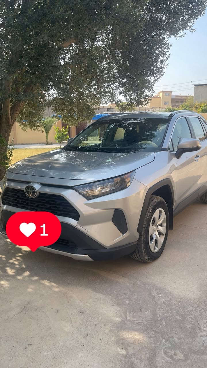 راف فور LE 2020

سيارة ماشية 59 ألف ميل
دبل أكسل
بيها 3 مودات سياقة: Eco – Normal – Sport

بيها:
 -تحديد سرعة
 -رادار أمامي
 -مراية رادار
-بيها نظام تثبيت المسار، ما تطلع من خط الشارع

ضرر سيارة:

 • قباغ الصندوق مبدل ومخلينه أسود، وصبغ بخ
 • ربع بوند
 • نص جاملغ ونص شبر من باب السكن وتعديل بارد بسيط جاملغ خلفي
 (مأشر بالصور)

السيارة باسمي
مرقمة أربيل – بليت قديم
السنوية لحد 2026
الهزة جديدة
وعليها 4 تايرات جدد

المحرك والكير بشرط ؛
السيارة مثل اللاستك، ما بيها أي صوت تقم نهائياً، مثل الشركة، كلشي بشرط

السيارة وياي صارلها 4 سنين ونص
مشتريها من دبي بنفسي، جانت ماشية 2000 ميل

موقع السيارة: عقرة / أربيل

للتواصل واتساب:
📞 +9647504471054
