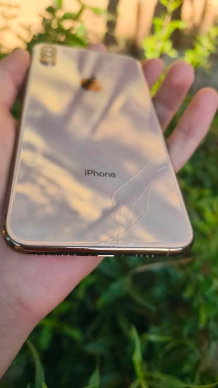 ايفون اكس ماكس IPhone X Max
الذاكرة .256 
البطارية🔋.81 مو مبدل 
الجهاز نظيف جدآ
فقط فطر في الظهر وخدوش في الشاشة 
سعر الجهاز 240 قابل للتفاوض


**إذا كنت صاحب هذا الإعلان وتريد حذفه لأي سبب، رجاءا أرسل رسالة إلى الدعم الفني**