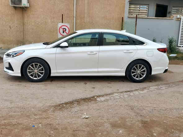 سوناتا 2018 وارد امريكي
رقم بغداد باسمي مواصفات se
شاشة + كامره دواره
اشاير بلمري +رادار جانبي
كشنات مخمل + ويل كروم
كروز سرعه+تحكم استيرن جهتين
3 وضعيات قياده + مانع انزلاق
حادث السياره جاملغ الامامي الايمن تبديل + الخلفي الايمن صبغ
ماشية ٧٩ الف ميل / مكانها بغداد
السعر 140$ 
***********
