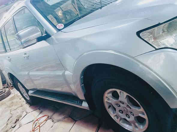 .السلام عليكم
باجيرو موديل 8 
ماشيه سياره 96
سياره مكفول من الضرب لا تبديل لا صبغ 
بارد خشم جملغ 
سياره خت زيرو 
كير محرك مكينه كفاله عامه بلادي
تخم تاير شواصي مكفولات بلادي 
دوخل نظيفه سياره حلو معنا الكمله بل عافيه ياخذها 
رقم ربيل شكل جديد بسمي سنويا هزه جديد 
تحويل ثاني يوم 
سعار سياره 120بي مجال شي بسيط 
العنوان بغداد بلديات نتصل 
***********
