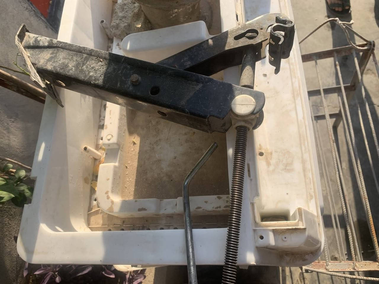 چیت ویست جەرەس بکە گشتێ بێ عەیبە ڕەفەی دووکانیشی تیایە گەورەیە
***********
