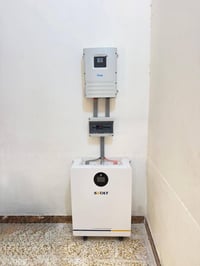 منظومة شمسية • بطارية ١٦٫٦٤KW • انفيرتر Deye ٦KW