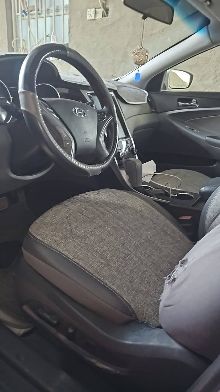 السلام عليكم 
سوناتا امريكي 2011 محرك 2400GTI حادث امريكا الجاملغ الايمن والبنيد كما مؤشر بلصور طخه بارد باب السايق والدور الوره محرك حاويه ما مفتوح كفاله مع الكير تخم تاير جديد ويل كب سيوف دبل صالنصه شفتات ستيرن كرسي سايق كهرباء كشنات نصف جلد بصمه حداديه جيد جدا والتبريد شغال فول وشاشه تاب رقم انكليزي سنويه صالحه لغايه 2030
مكان السارة :حله حي الزهراء 
للاستفسار ***********
السعر 110 وبيه مجال
السيارة باسمي 
والي مايعجه السعر يدعلينه بالرزق 
الكلمه الطيبه صدقه
