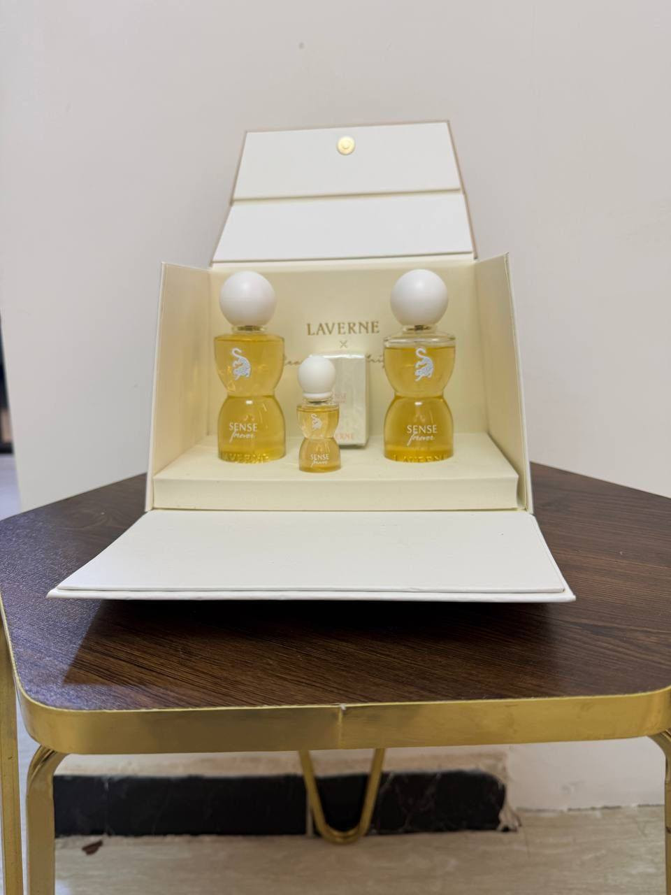 السلام عليكم عطور ثباتيه مركزه يجيك بكج كامل مع التوصيل سعره ٣٥ ألف ثباتيه ٤٨ ساعه عطور جدا راقيه وماركه إبراهيم القريشي معروف بعد وعليهن عرض فتره محدوده وأسعار جدا مناسبه مع لتوصيل لتواصل واتساب ***********
