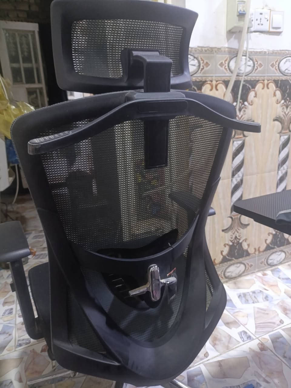 السلام عليكم طاولة فايبر كلاص والقاعده حديد كرسي مكتبي قاعده حديد مع 2 ستاد موبايل حديد الاصلي 
1.طاولة بيها منافذ عدد 3 شحن مع اضائة قوية في نصف الطاولة 
2.طاولة قوية وثقيلة كلش فايبر كلاص اصلي 
3.كرسي مكتبي مريح ابو الساحبة متعدد الاستخدامات 
4.ستاند عدد2 اصلي حديد متعدد الاستخدامات 
رقمي للتواصل ***********
