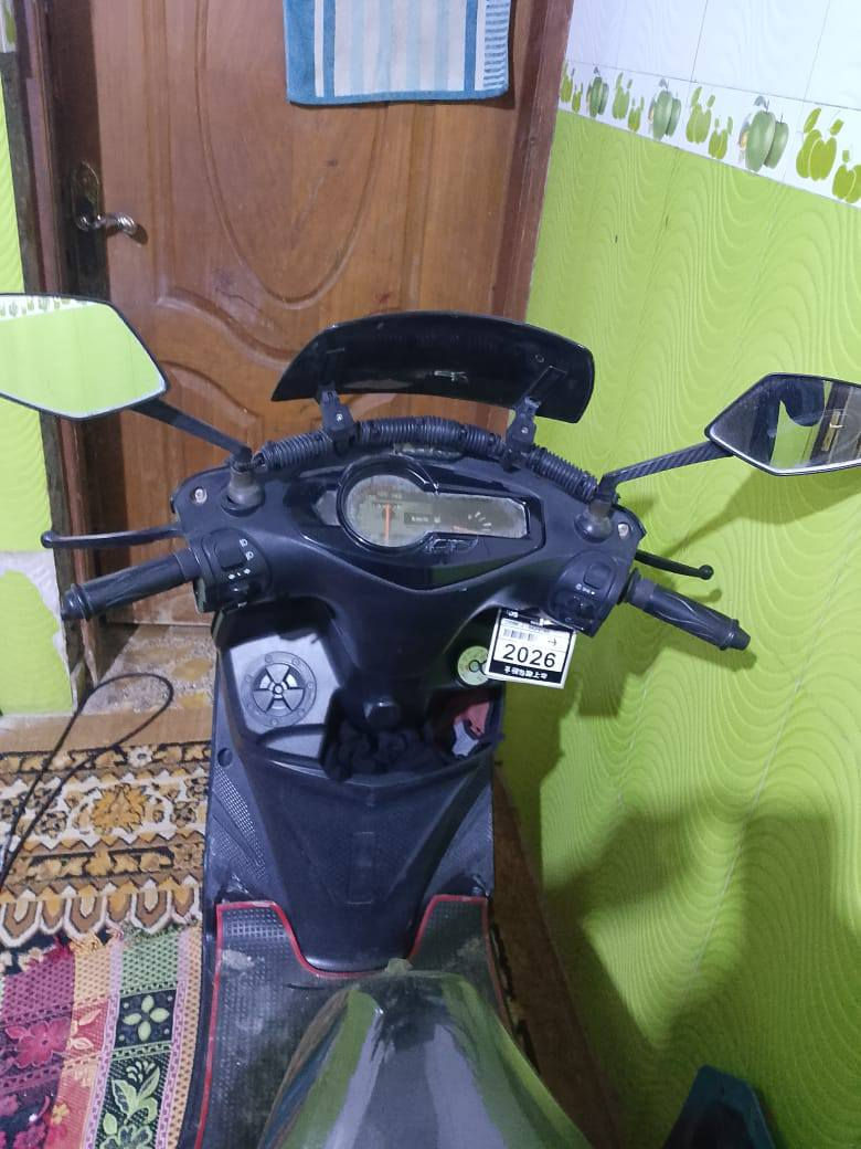 سلام عليكم سكنس رقم سنويه بس تستلم الوحات كلشي مدفوع وكامل دراجه مديل 2022 ما مفتوح بيه برغي 🔩�
السعر 750 و بيه مجال للشراي كربلاء ***********
