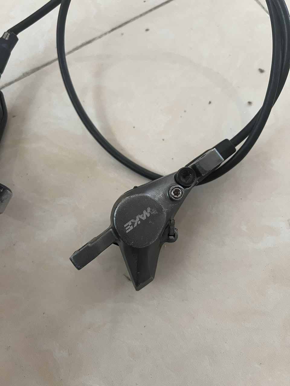 السلام عليكم عندي يد هدن ثنين وحدة شيمانو امامية وثاني خلفية ماعرف نوعها وفج اصلي شيمانو. ٤بساتم على طخة اقوة من دهن اليد امامية فقط تنفيس وخلفية تنفيس وفحمات سعر  اليدات زوجً نهايتة ٢٥قفل والفج عشرة نهايتة بدون معاملة بغداد مدينة الصدر الحبيبية


**إذا كنت صاحب هذا الإعلان وتريد حذفه لأي سبب، رجاءا أرسل رسالة إلى الدعم الفني**