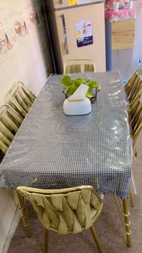 ميز طعام • جديد • سعر مناسب