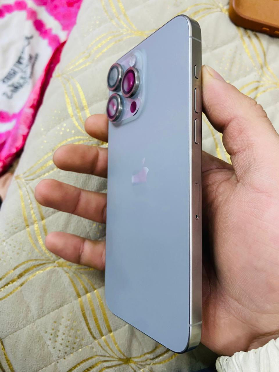 السلام عليكم
15 برو ماكس للبيع ماستر AAA الجهاز نضيف كلش بمعنه الكلمة تجي وتشوف بعينك بطاريه ستوهه نزلت 88 بلاديه كارتونه وغراض موجوده السعر خاص ماعندك تجي تاخذه بلاش بس لا تكسر بي *********** واتساب فقط
