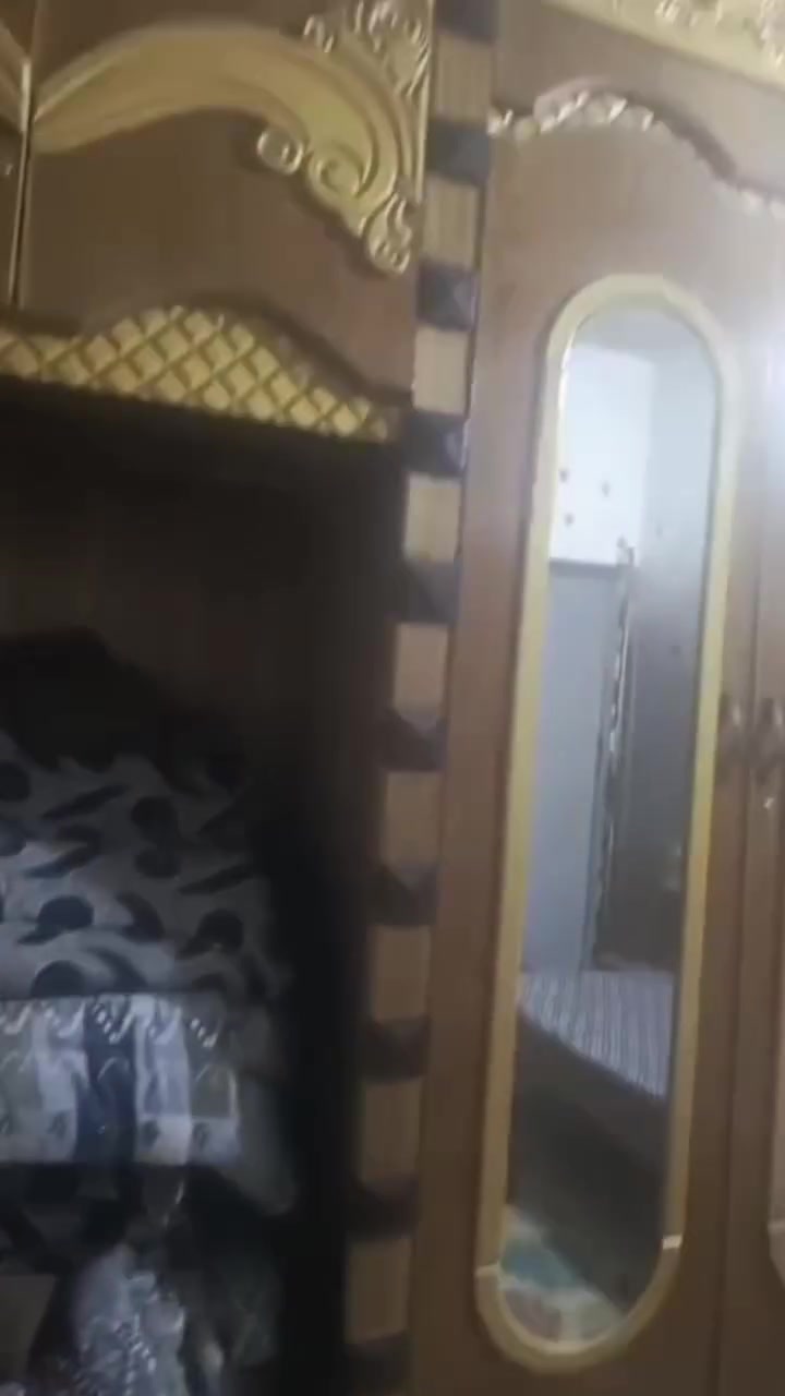 غرفه تسكام نضيفه بيع مستعجل بسبب البناء التصوير ضالمها تجي واشوف بعينك السعر 500 التواصل واتساب ***********
